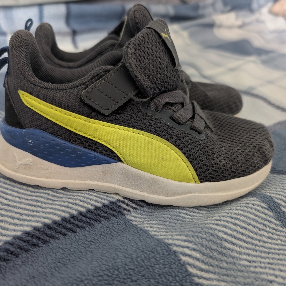 Puma Kids' Dark Gray Sneakers with Blue And Yellow Accent